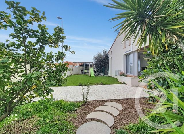 maison à vendre - 7 pièces - 166.0 m2 - ST ESTEVE - 66 - LANGUEDOC-ROUSSILLON - Century 21 Riberal
