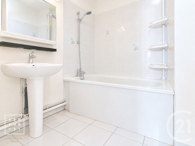 Appartement T2 à louer - 2 pièces - 46.43 m2 - ST ESTEVE - 66 - LANGUEDOC-ROUSSILLON - Century 21 Riberal